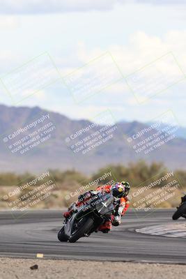 media/Nov-16-2025-Race Pace (Sun) [[8c5fa54630]]/Non Verified Riders (1st 20 Minutes)/5-Turn 15 (110pm)/